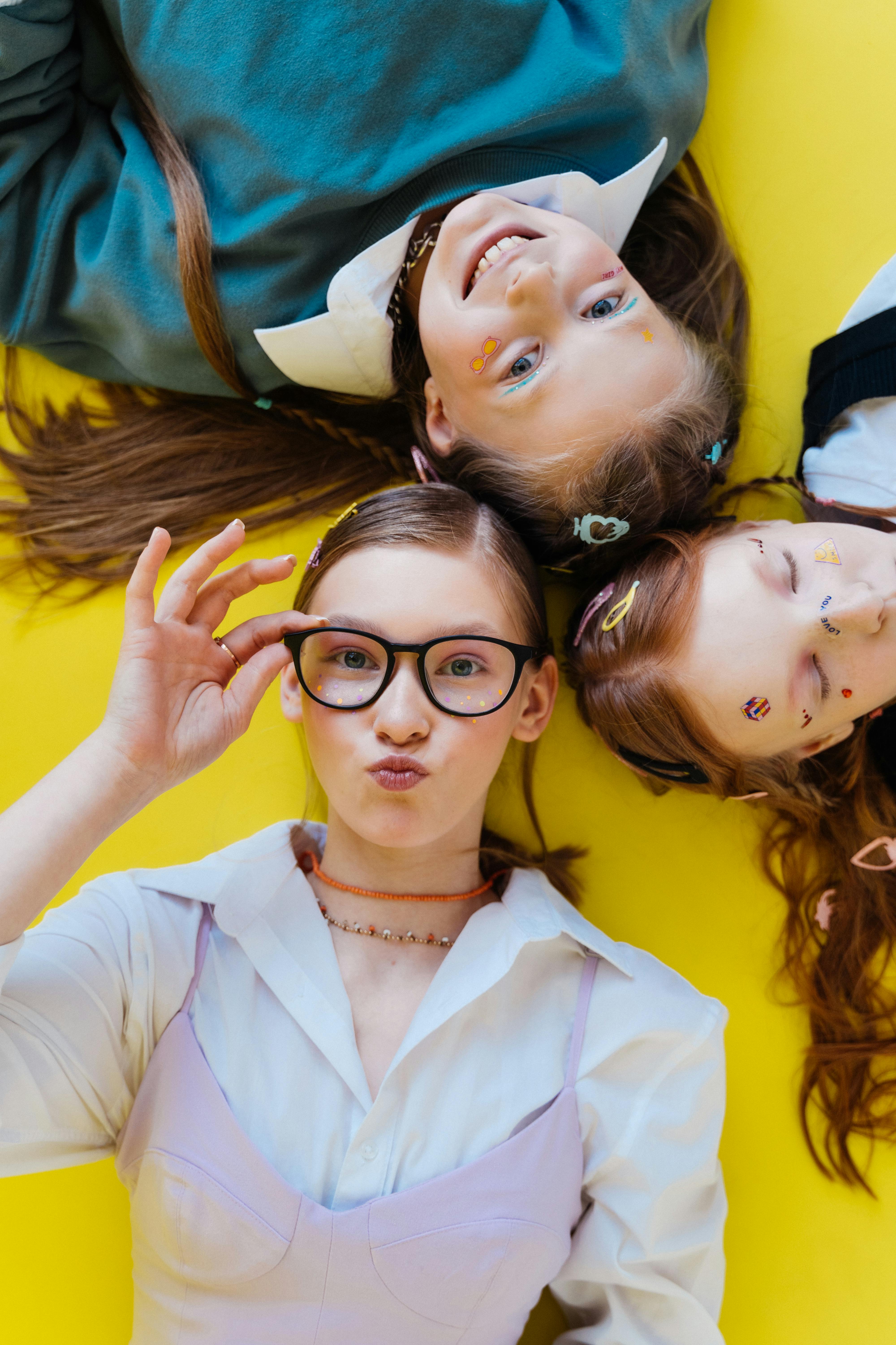 导演与策划团队的形象照片